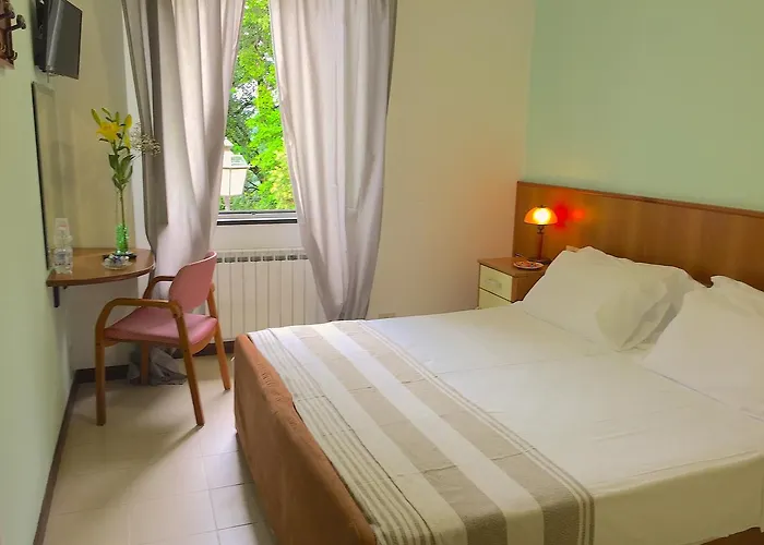 Отель Montallegro 2*