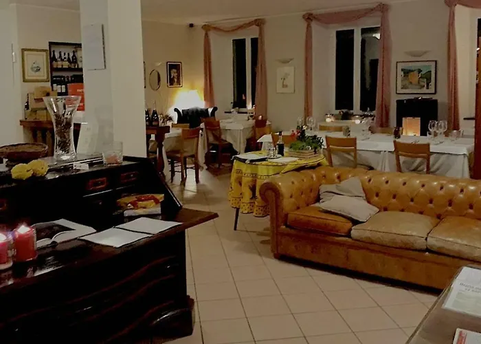 Отель Montallegro